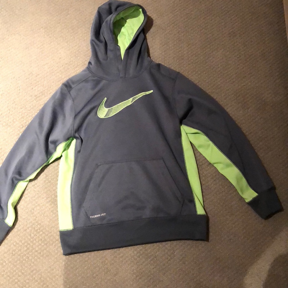Nike therma-fit sweatshirt